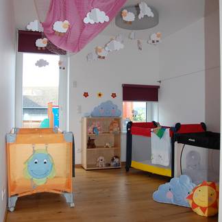 Schlafraum in der Kinderkrippe in der Gemeinde Stubenberg am See