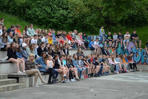 Kinder der Mittelschule der Gemeinde Stubenberg am See